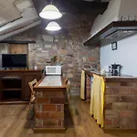 בית כפרי Casa Velarde Apto 2 *